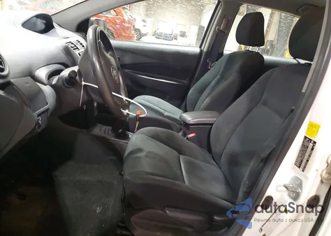 2010 Toyota Yaris z USA, uszkodzony, nr VIN JTDBT4K35A4079187